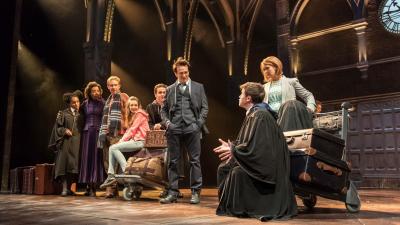 harry-potter-cursed-child-rowling-cinema-film-spettacolo-teatro-wpcf_400x225.jpg