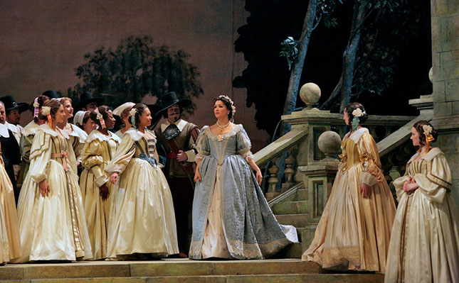 Netrebko as Elvira_6417-L.jpg