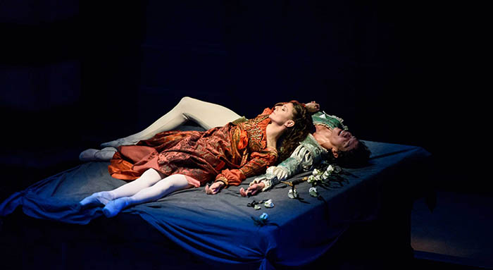 Alina-Cojocaru-and-Isaac-Hernandez-in-Romeo-Juliet-©Bill-Cooper-5-2500x1514.jpg