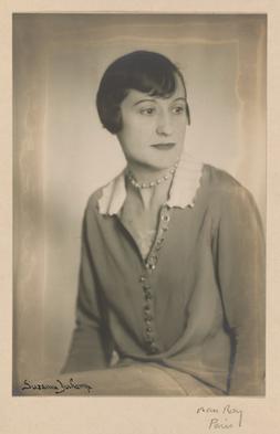 Portrait_of_Suzanne_Duchamp,_by_Man_Ray,_Paris,_c.1926.jpg