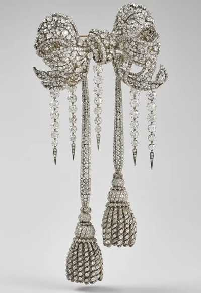 251020-Francois-Kramer-Diamond-brooch-of-Empress-Eugenie-rs-aa5bf1.jpg