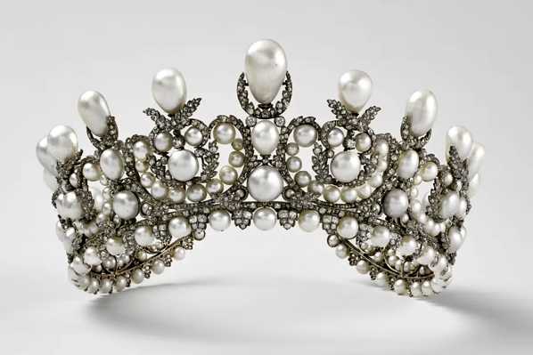 251020-Diademe-de-lImperatrice-Eugenie-rs-3f36a2.jpg