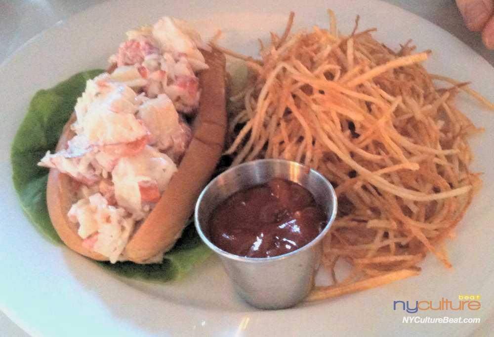 lobsterroll1.jpg