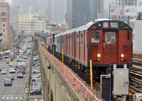 Train-of-Many-Colors-on-the-7-Line-1-760x544.jpg
