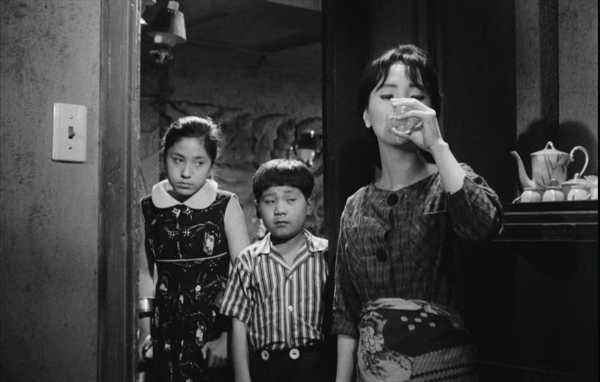 Apr6_HOUSEMAID_Bong2.jpg