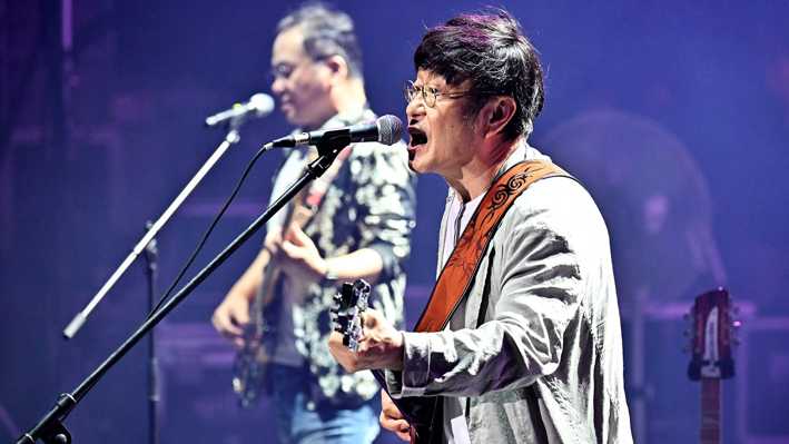 kimchangwan-band.jpg
