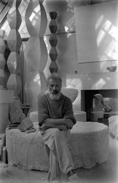 Brancusi_PH-854_lead_rs-1-519x800.jpg