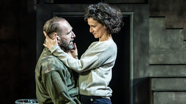 MACBETH.-Ralph-Fiennes-and-Indira-Varma.-Photo-Marc-Brenner.jpg