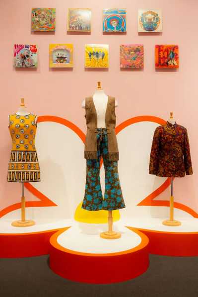 Fashion_Flower-Power_Courtesy-of-WNYBG.jpg
