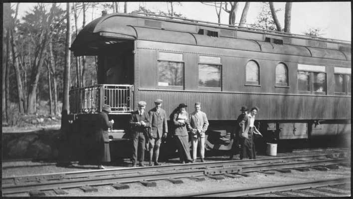 5-westmoreland-train-car-2000-1127-q10-r300.jpg