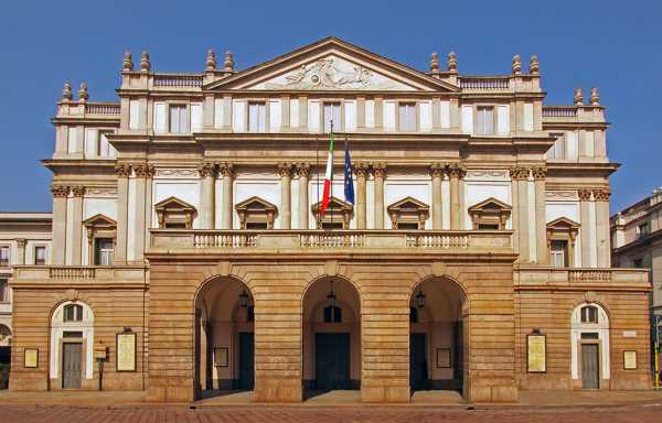 1920px-Exterior_Teatro_Alla_Scala_high_quality_01.jpg